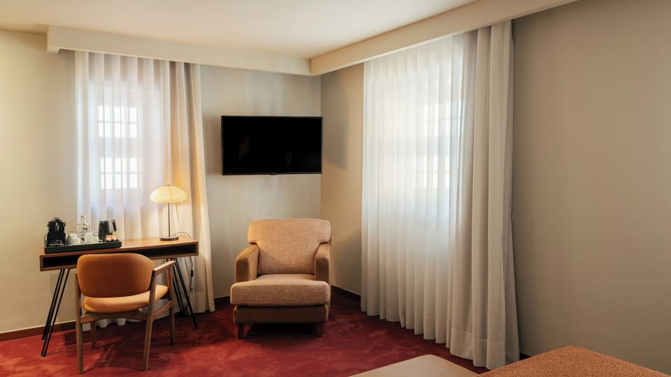 Minibar, in-room safe, desk, blackout drapes