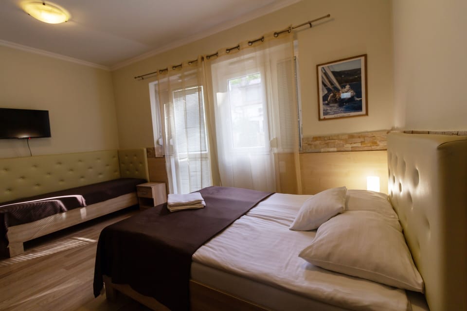 In-room safe, desk, laptop workspace, iron/ironing board
