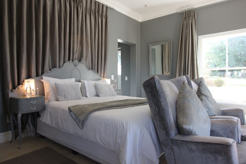 Superior Room | In-room safe, individually decorated, individually furnished, desk