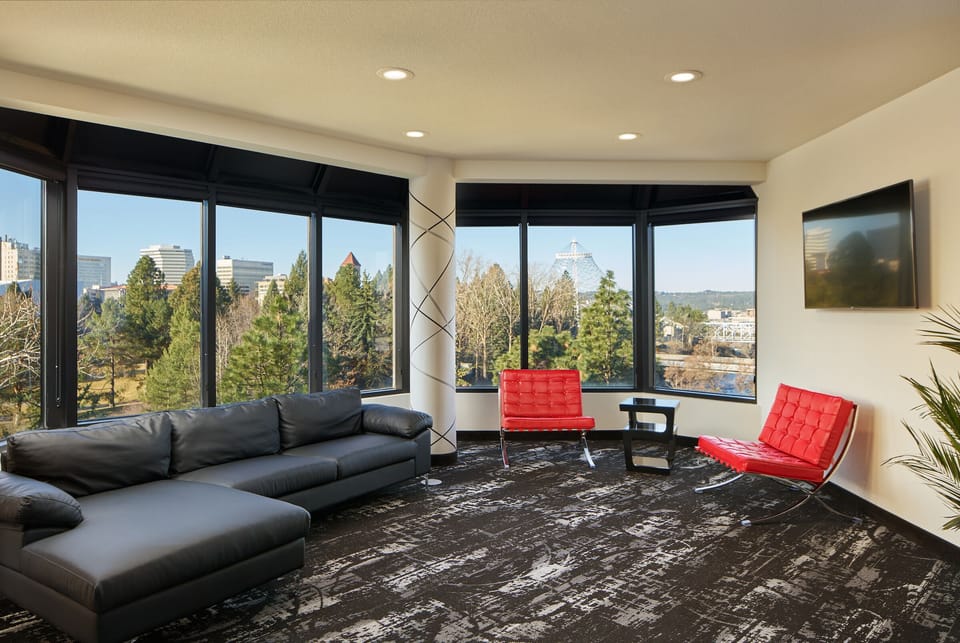 Pillowtop beds, desk, laptop workspace, blackout drapes