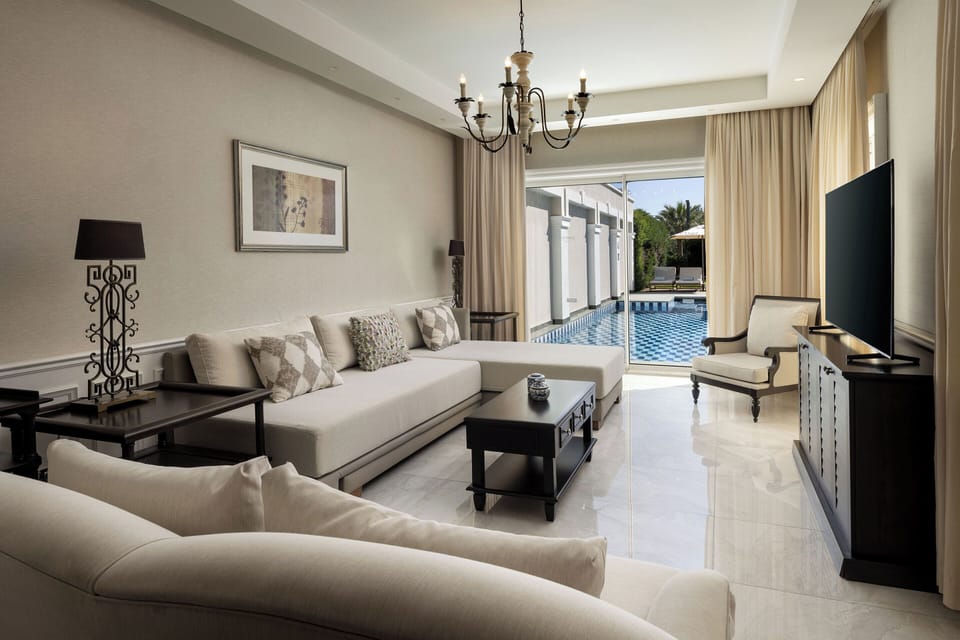 Lagoon Duplex Suite with Private Pool | Living area | 49-inch LED TV with satellite channels, TV, table tennis