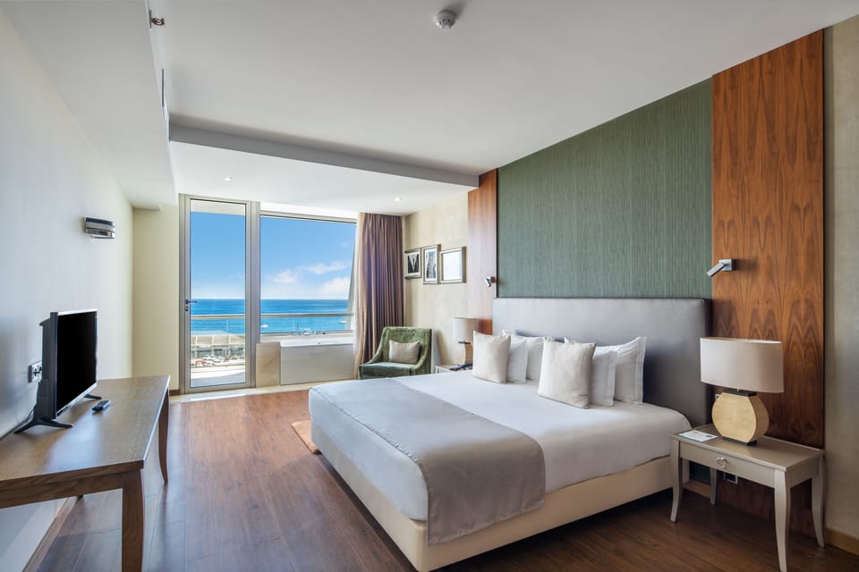 Minibar, in-room safe, individually furnished, desk