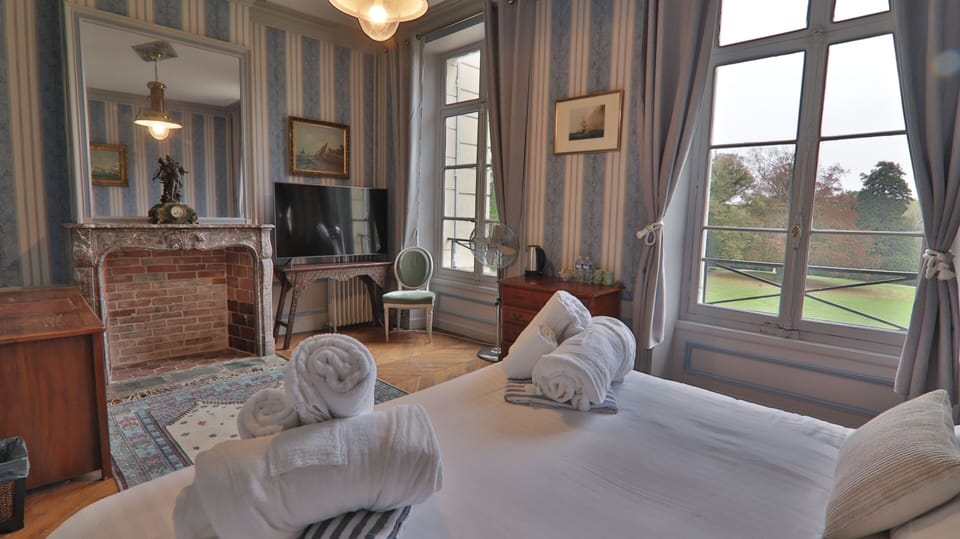 Double Room, Ensuite | Premium bedding, blackout drapes, travel crib, free WiFi
