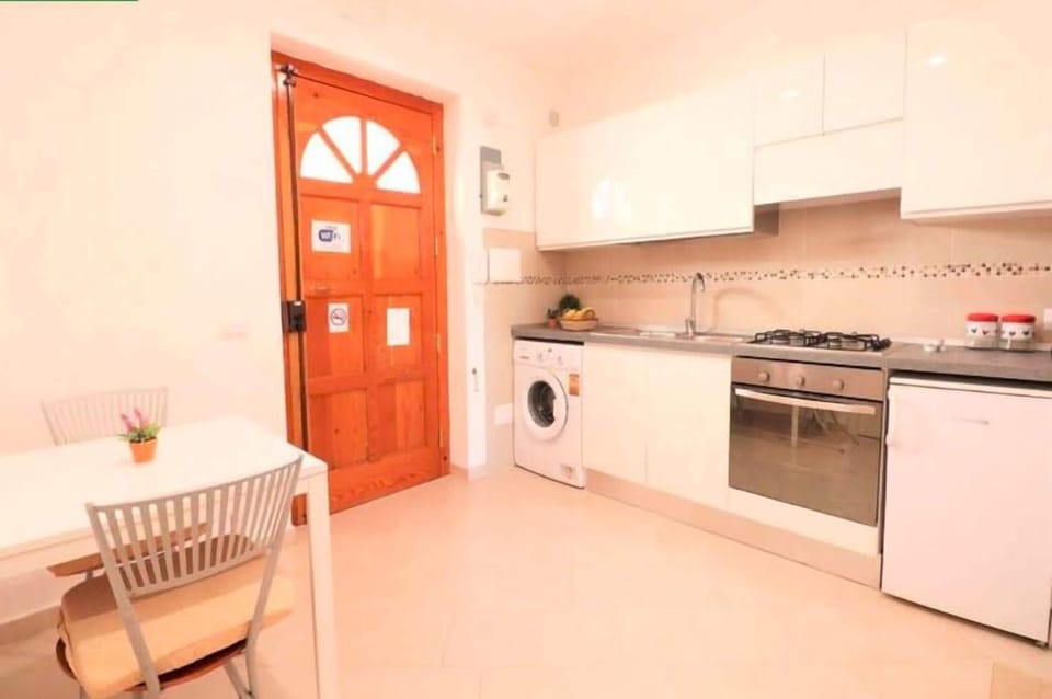 City Apartment, 1 Bedroom | Private kitchen | Fridge, oven, stovetop, espresso maker