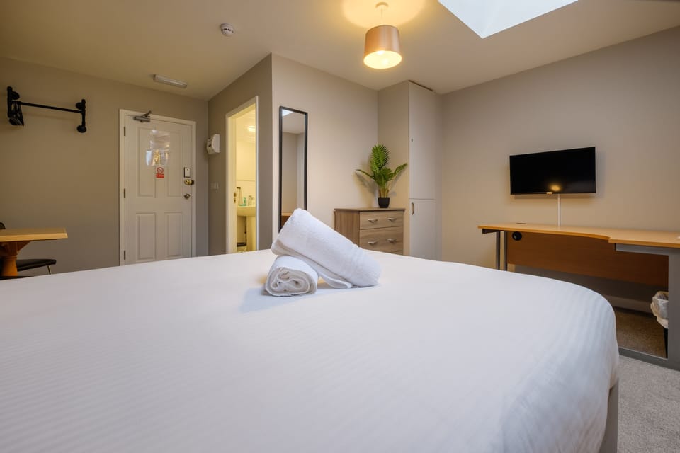 Standard Double Room | Laptop workspace, free WiFi, bed sheets