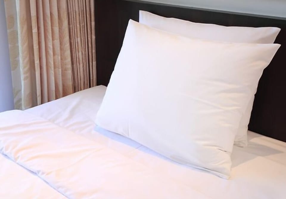 Comfort Double Room, 1 Queen Bed | Premium bedding, individually furnished, desk, laptop workspace