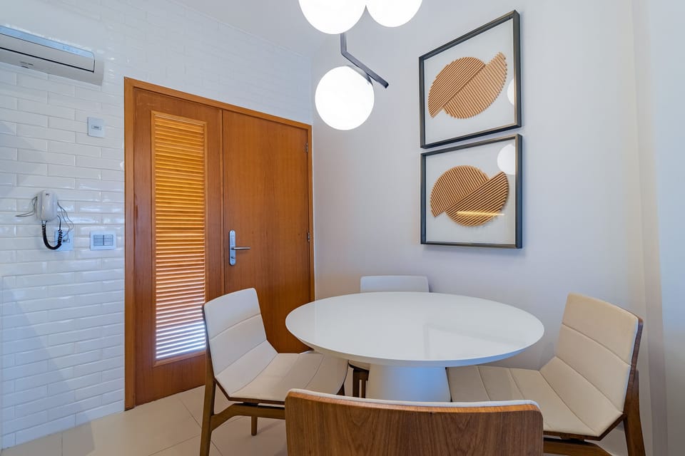 Family Apartment | Dining