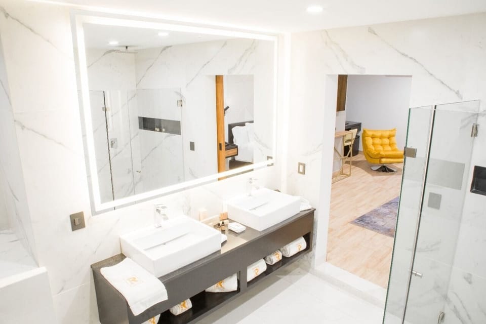 Suite, Private Pool | Bathroom | Designer toiletries, hair dryer, towels, soap