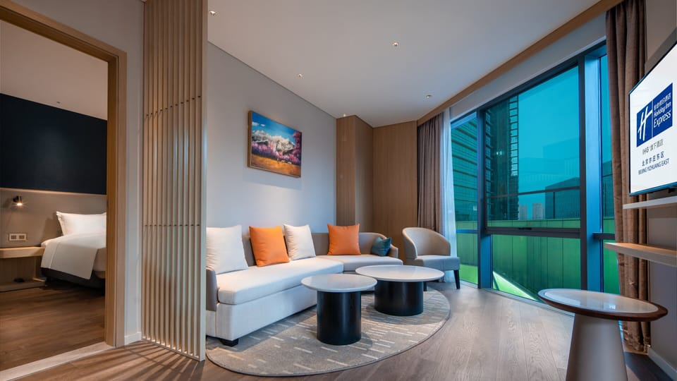 Suite, 1 Bedroom | Minibar, in-room safe, desk, soundproofing