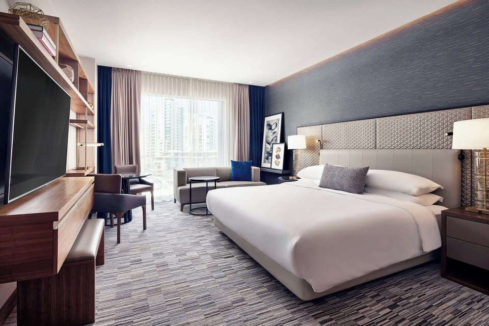 Premium bedding, down comforters, minibar, in-room safe