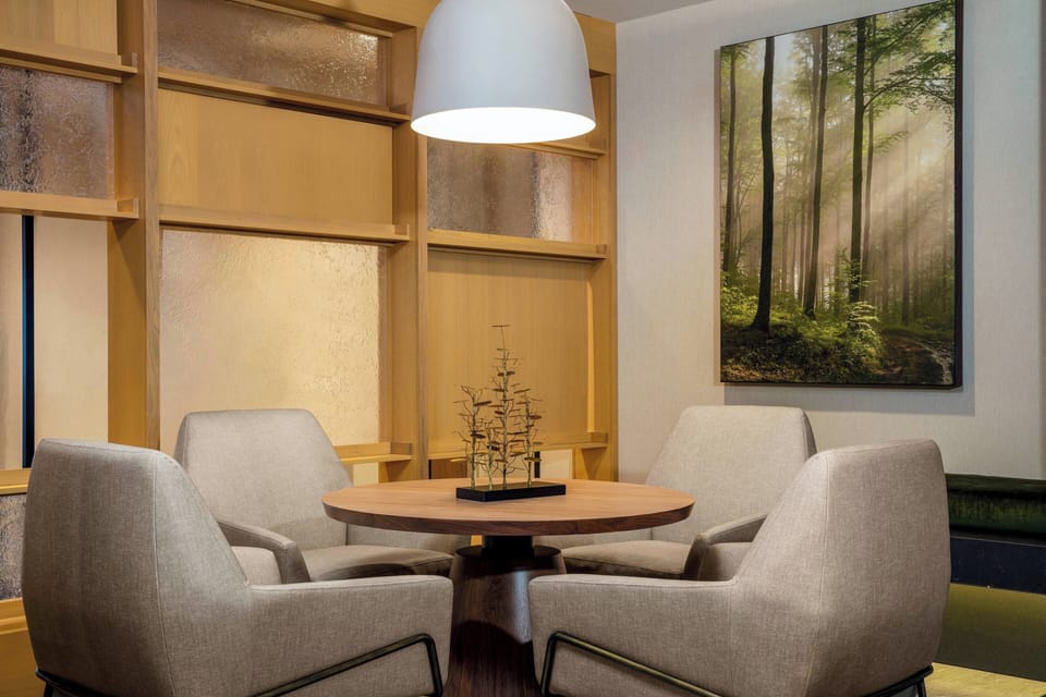 Lobby lounge