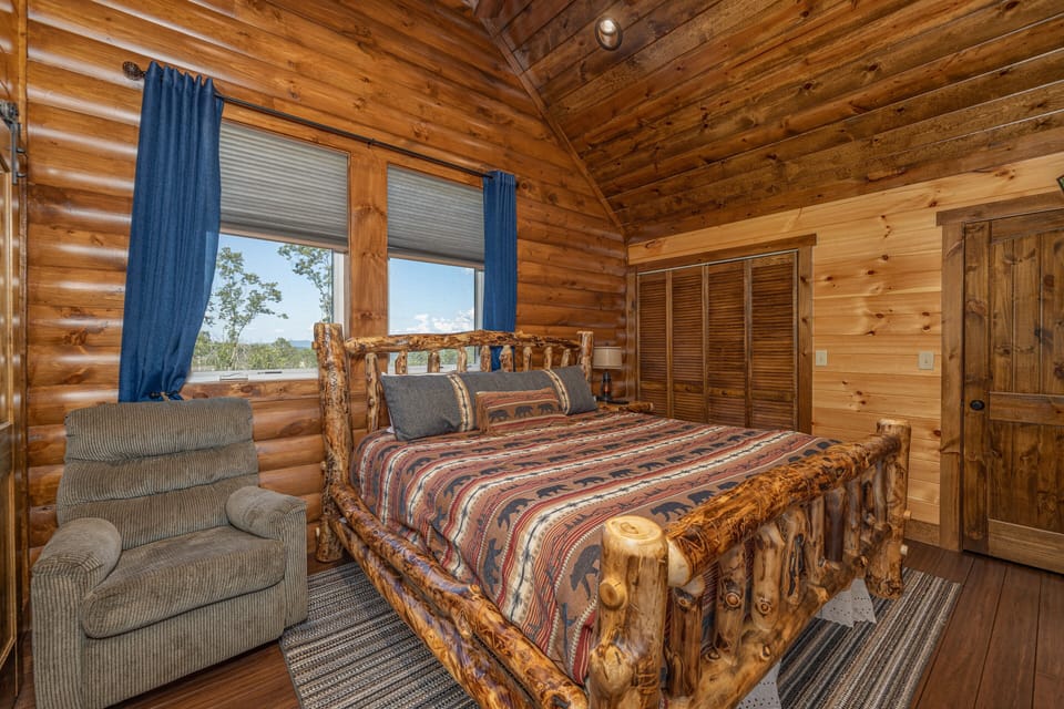 A+ Amazing Views Cabin in Gatlinburg