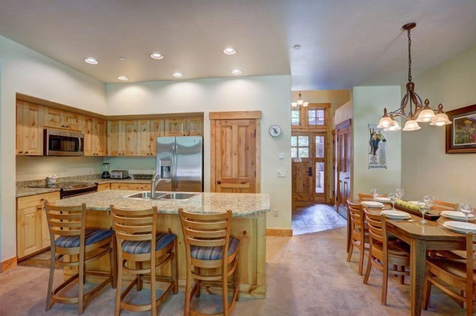 House (Breck_Mtn_Thunder_3_Townhome_305) | Exterior