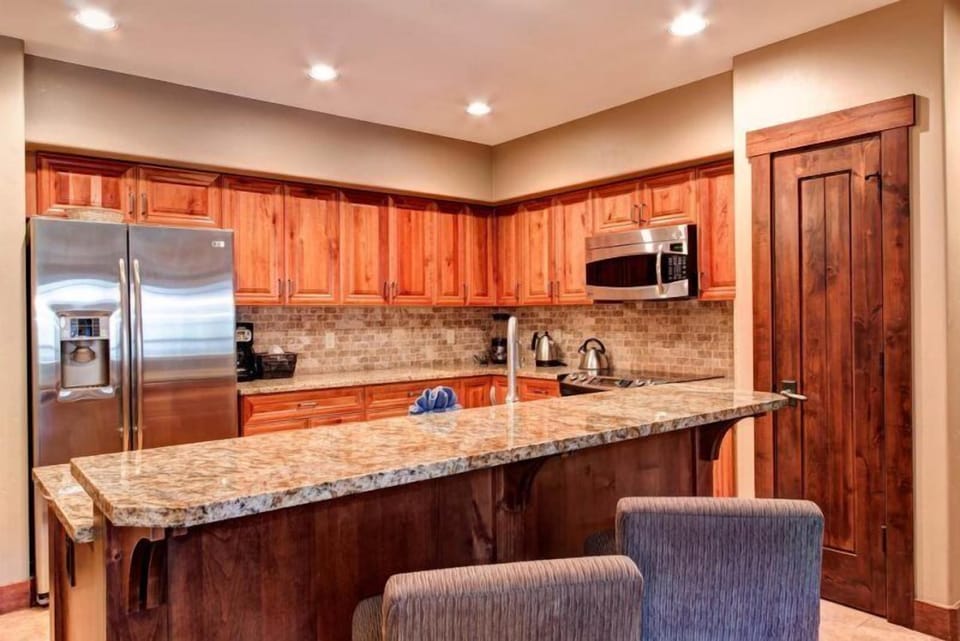 Condo (Breck_Crystal_Peak_7403) | Private kitchen