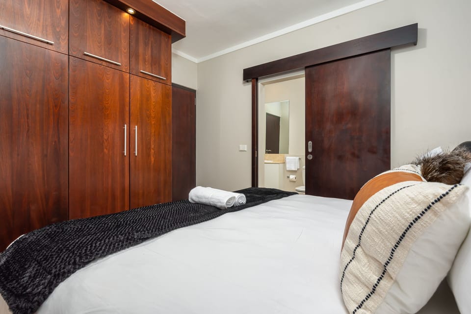 Premier Apartment | 1 bedroom, in-room safe, desk, laptop workspace