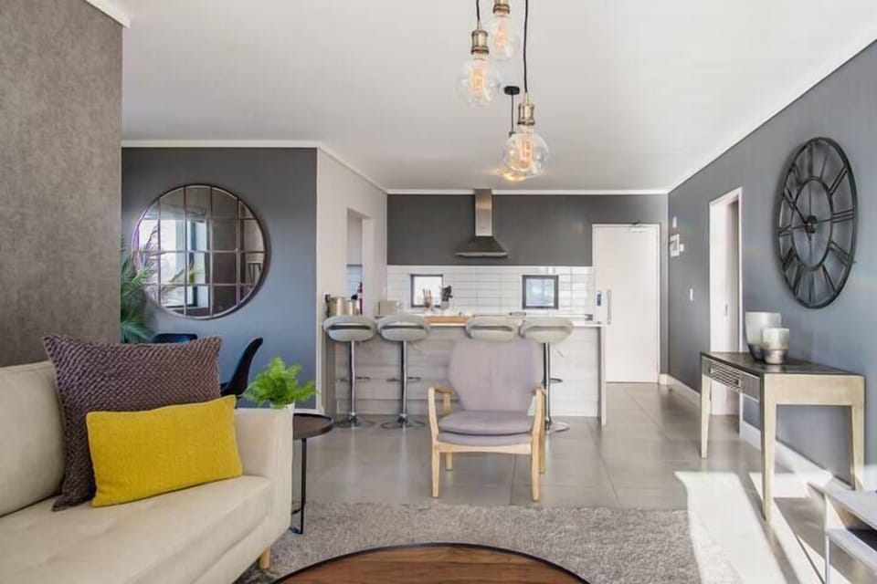 Luxury Apartment | Living area | 32-inch flat-screen TV with satellite channels, TV, Netflix