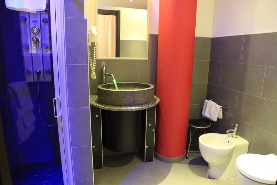 Room, 1 Bedroom, Balcony | Bathroom amenities | Free toiletries