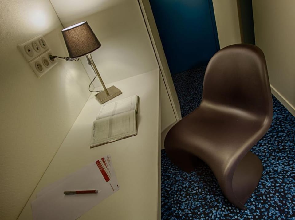 Deluxe Room, 2 Twin Beds | Premium bedding, in-room safe, desk, soundproofing