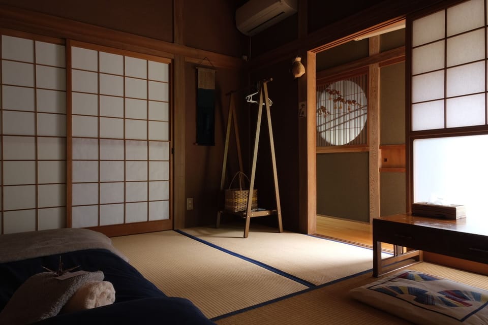 Classic Room, Non Smoking | WiFi (free), individually decorated, bed sheets