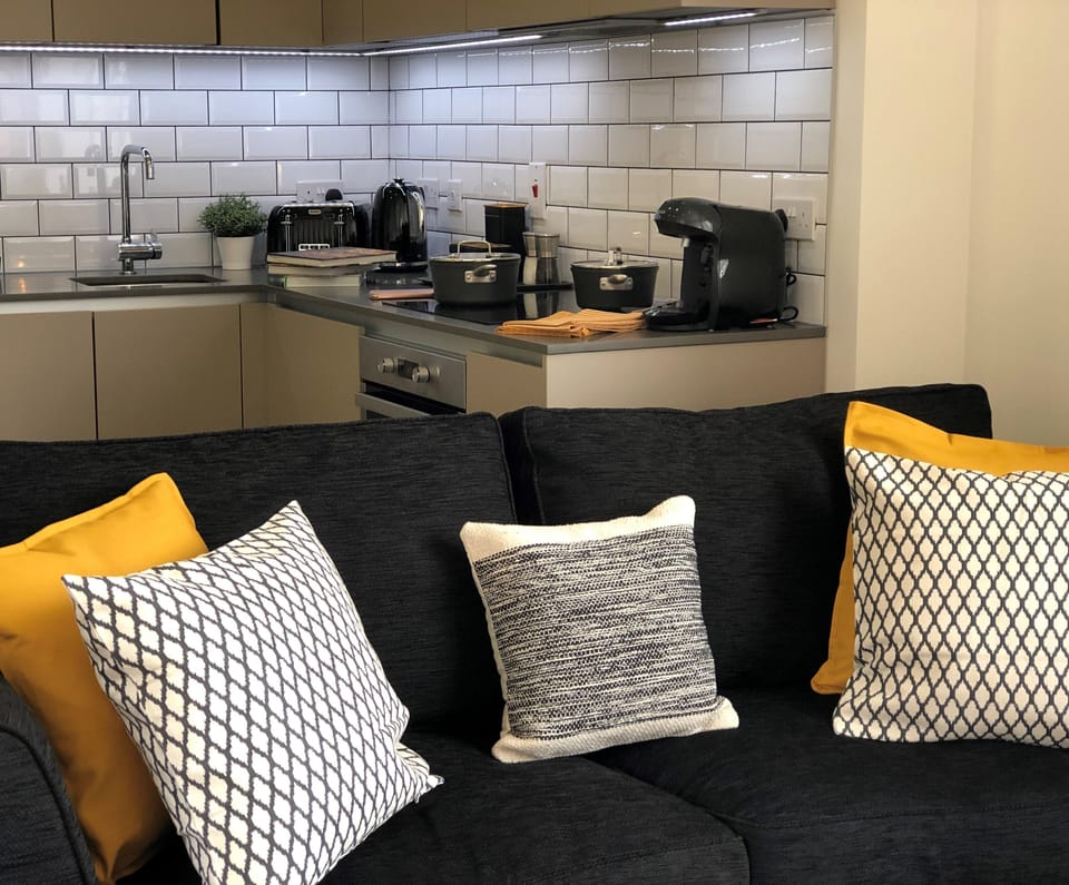 Luxury Apartment, Ensuite (2 Bedroom, 2 Bathroom) | Lounge