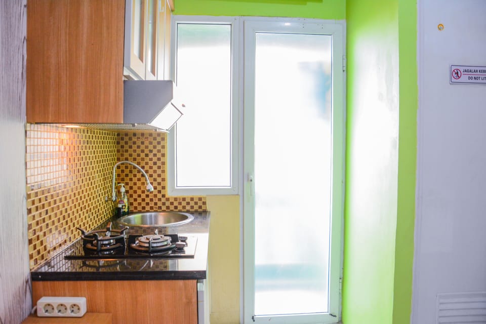 Fridge, stovetop, cookware/dishes/utensils