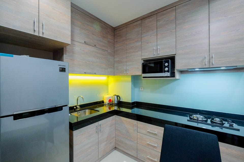 Room | Private kitchen | Fridge, stovetop, cookware/dishes/utensils