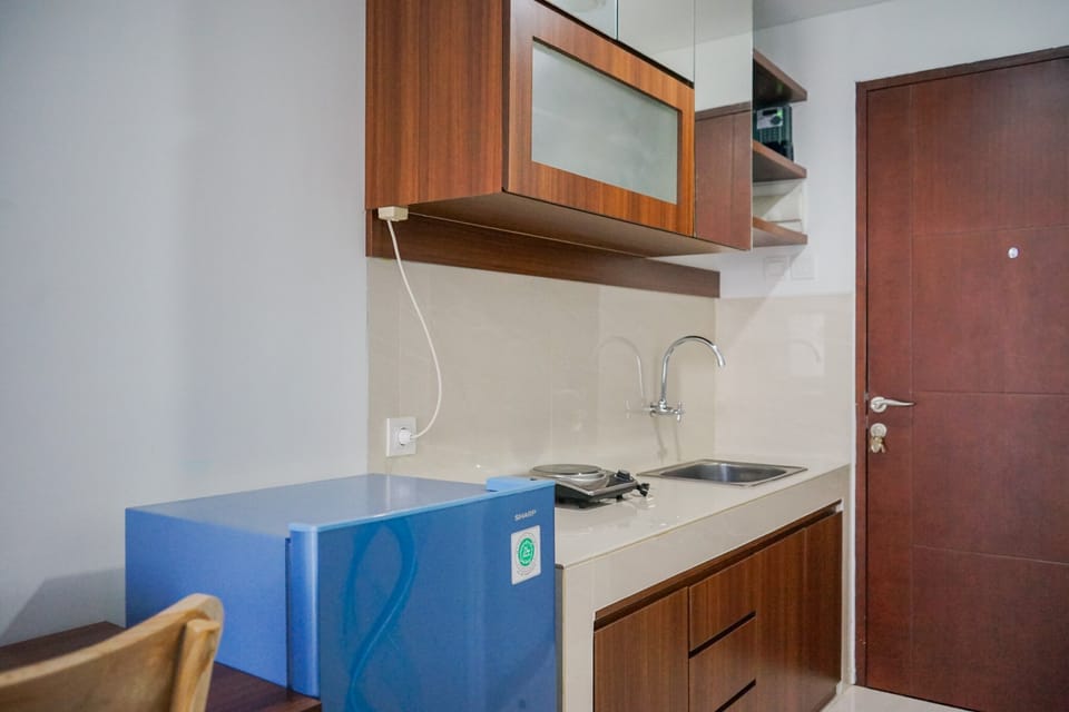 Room | Private kitchen | Fridge, stovetop, cookware/dishes/utensils