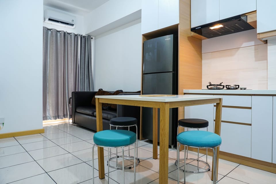 Room | Private kitchen | Fridge, stovetop, cookware/dishes/utensils
