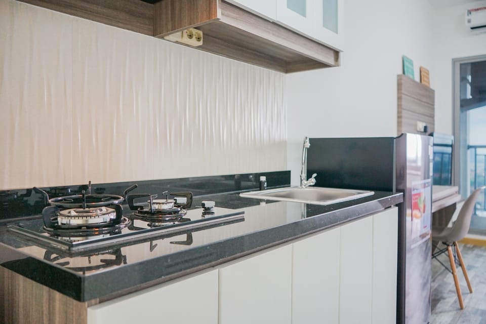 Room | Private kitchen | Fridge, stovetop, cookware/dishes/utensils