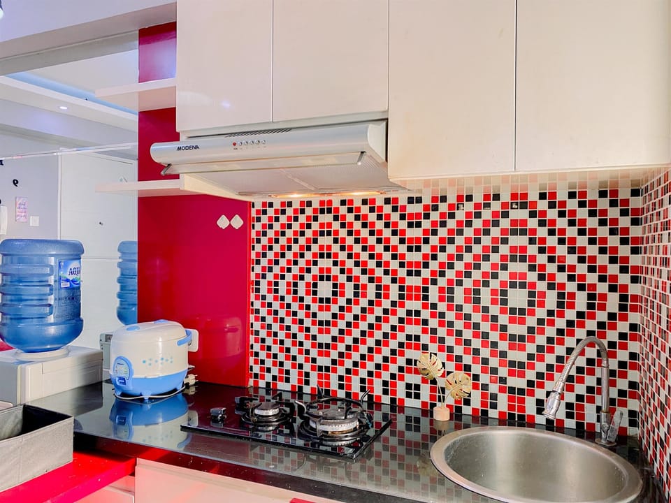 Room | Private kitchen | Fridge, stovetop, cookware/dishes/utensils
