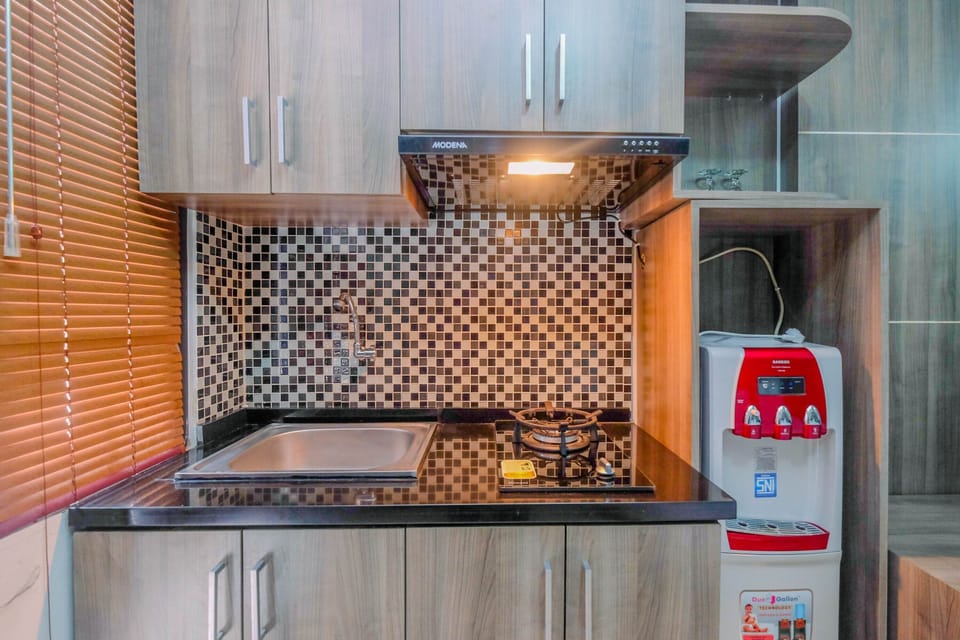 Room | Private kitchen | Fridge, stovetop, cookware/dishes/utensils