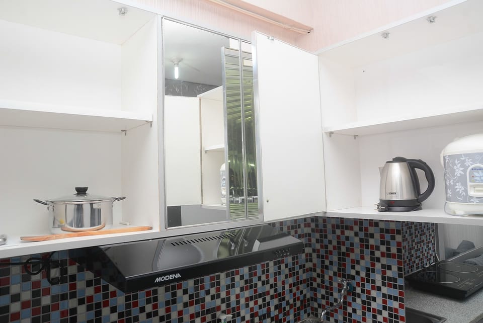 Room | Private kitchen | Fridge, stovetop, cookware/dishes/utensils