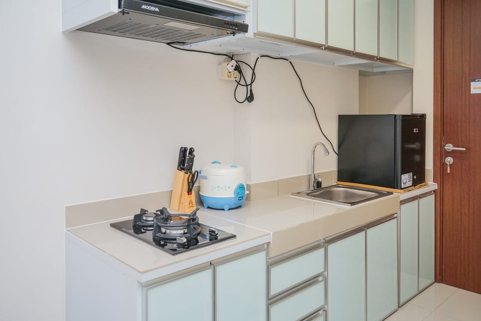 Room | Private kitchen | Fridge, stovetop, cookware/dishes/utensils