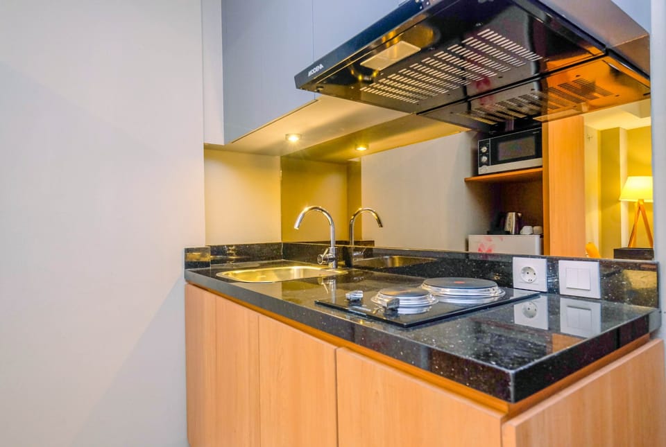 Room | Private kitchen | Fridge, stovetop, cookware/dishes/utensils