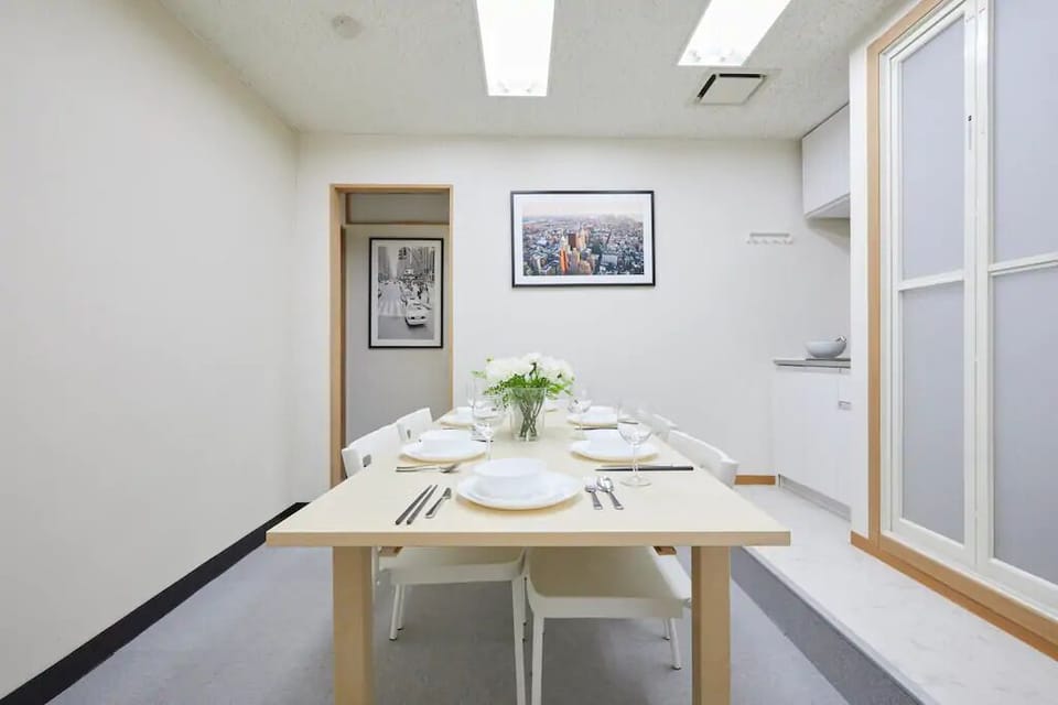 Apartment (301B) | In-room dining