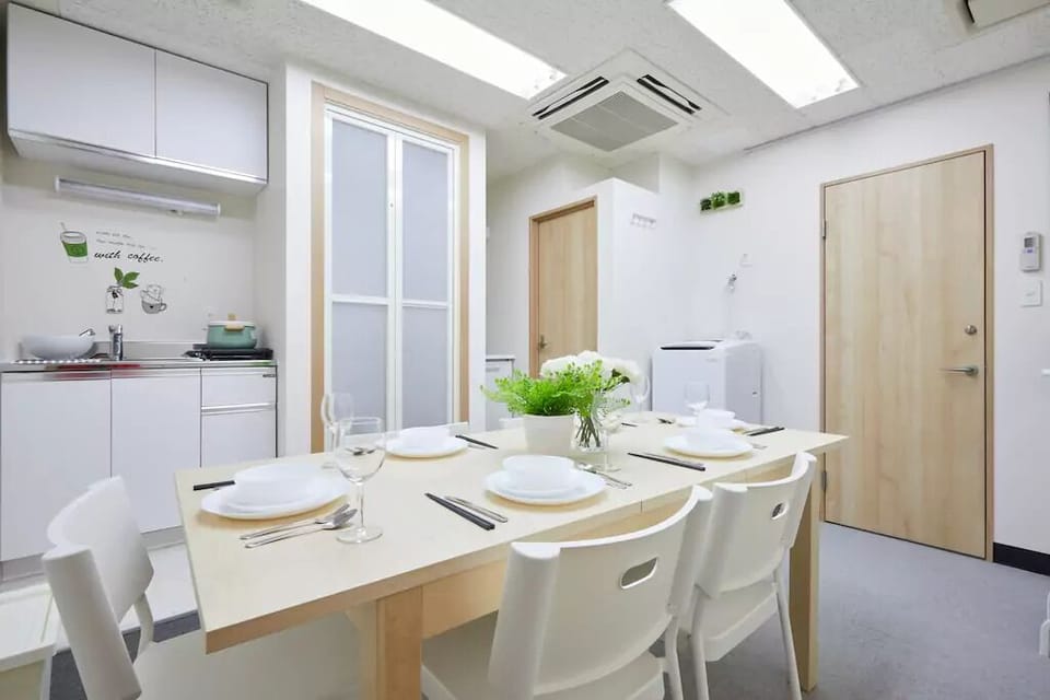 Apartment (301B) | In-room dining
