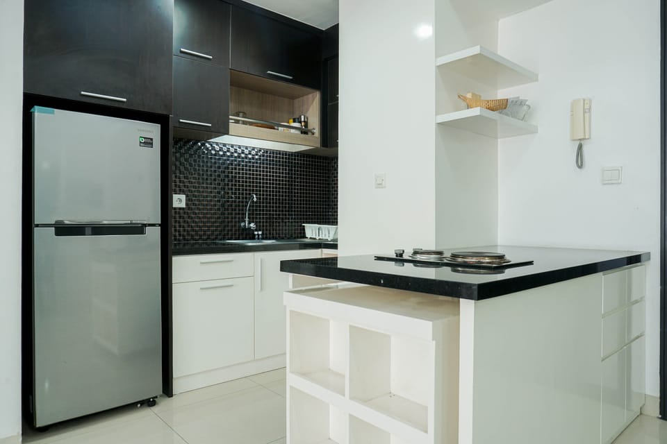 Room | Private kitchen | Fridge, stovetop, cookware/dishes/utensils