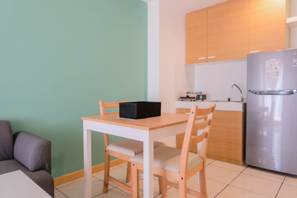 Room | In-room dining
