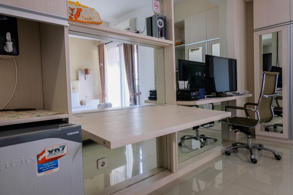 Room | Private kitchen | Fridge, stovetop, electric kettle, cookware/dishes/utensils