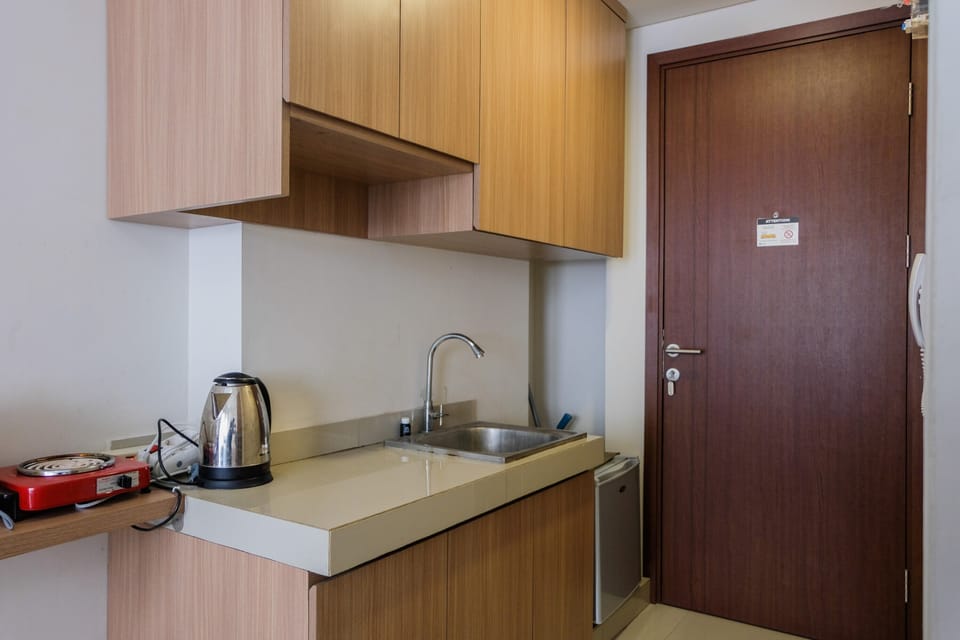 Room | Private kitchen | Fridge, stovetop, cookware/dishes/utensils