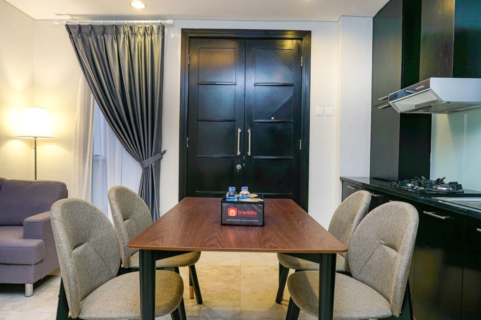 Room | In-room dining