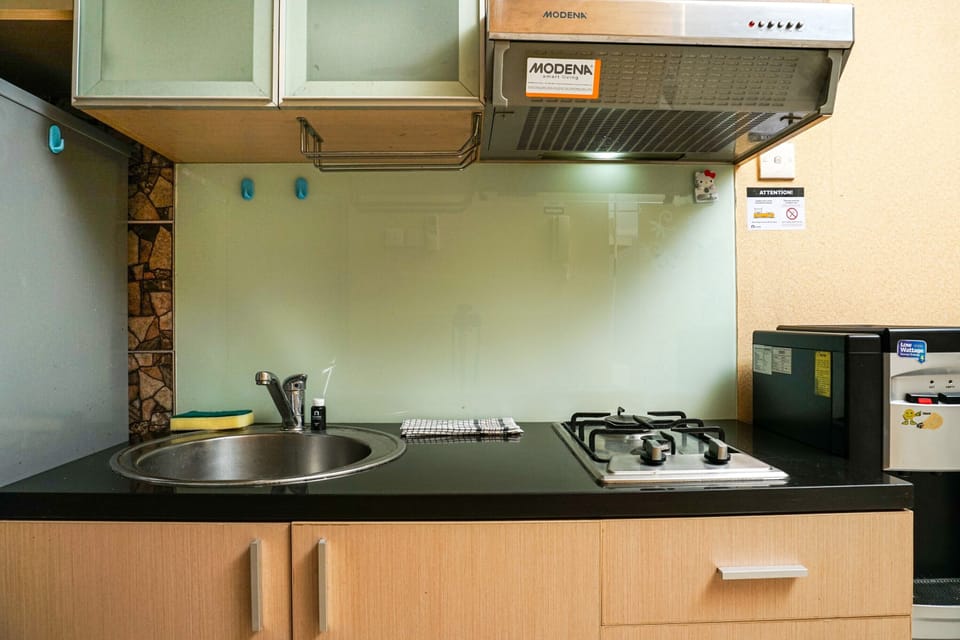 Room | Private kitchen | Fridge, stovetop, cookware/dishes/utensils