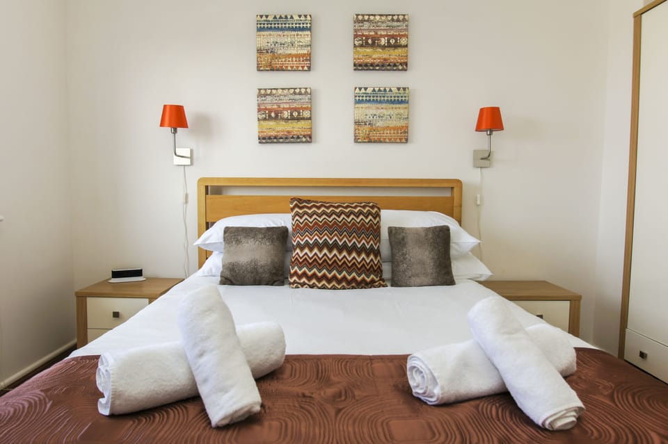 Britannia Harbour View Parking by Brighton Holiday Lets Cottage in Brighton