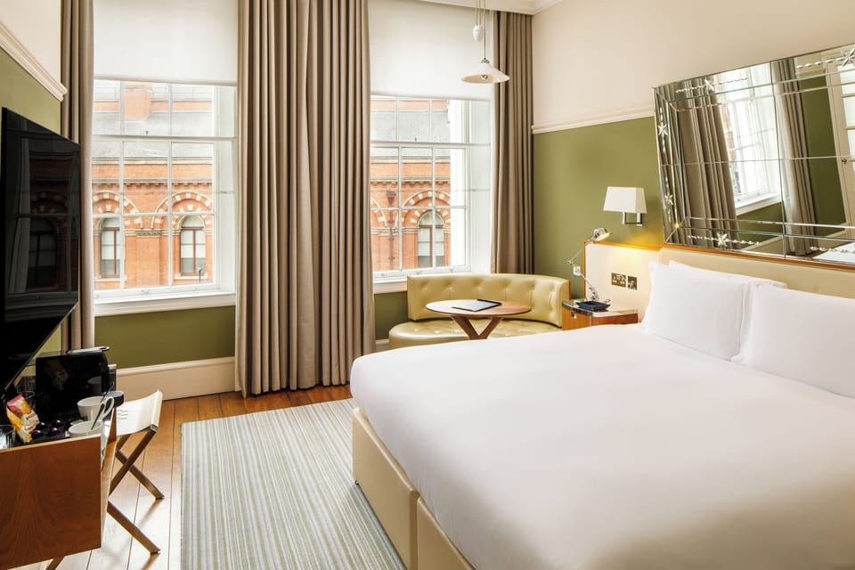 Victorian, Larger Guest Room, King | Egyptian cotton sheets, in-room safe, individually decorated