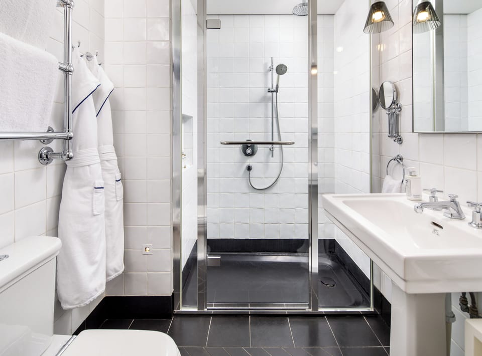 Edwardian, Guest Room, Double,High Floor | Bathroom | Designer toiletries, hair dryer, bathrobes, slippers