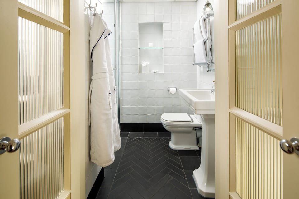 Couchette, Smaller Guest Room, Double | Bathroom | Designer toiletries, hair dryer, bathrobes, slippers