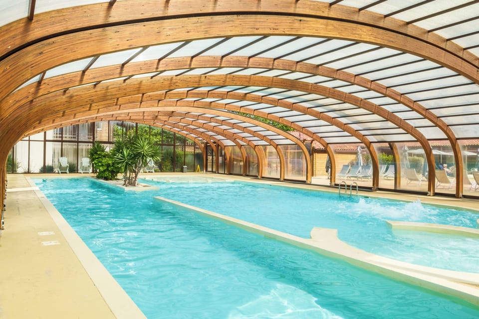 Indoor/outdoor pool