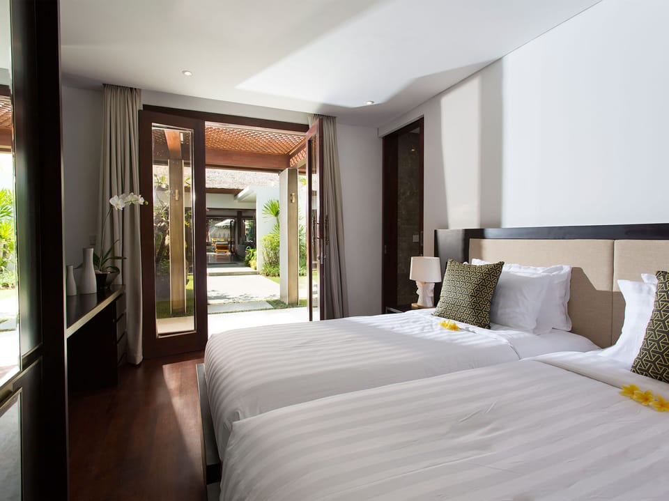 Villa, 6 Bedrooms | 6 bedrooms, desk, free WiFi, bed sheets