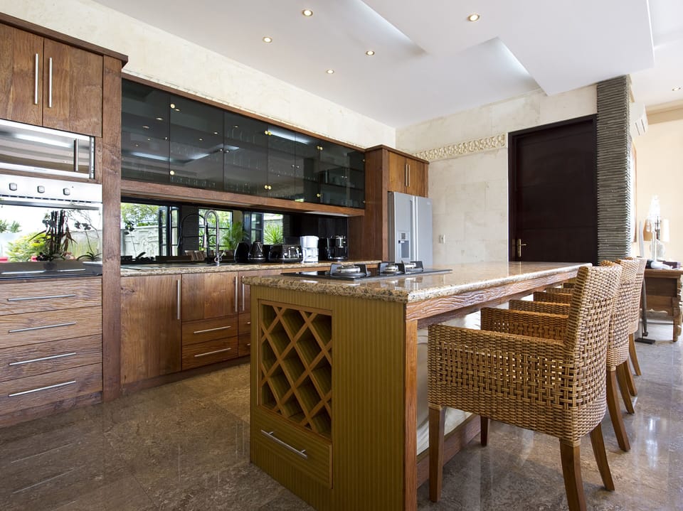 Villa, 5 Bedrooms | Private kitchen | Full-size fridge, microwave, oven, stovetop