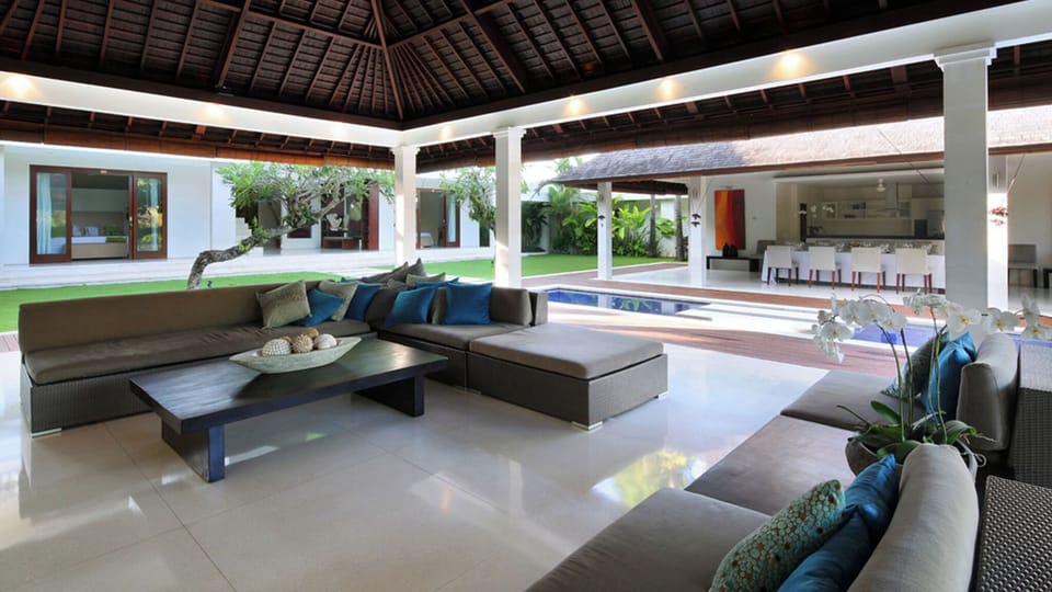 Villa, 4 Bedrooms | 4 bedrooms, desk, iron/ironing board, free WiFi